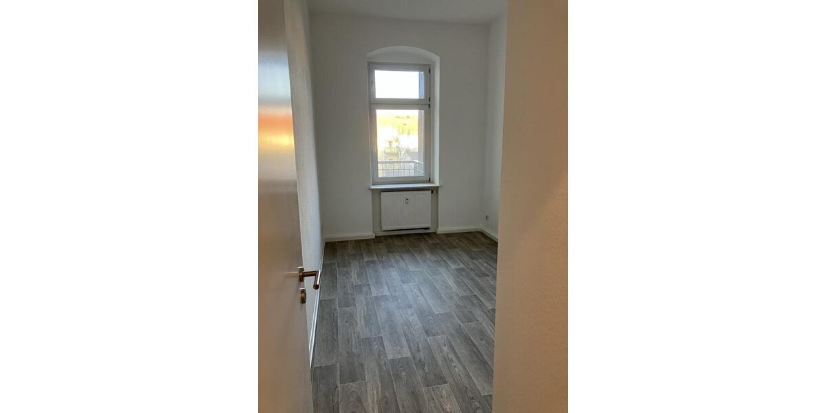 Erdgeschoßwohnung Riesa - 3 Zimmer, 72 m&sup2;, 420&euro; | Angebot:24617846