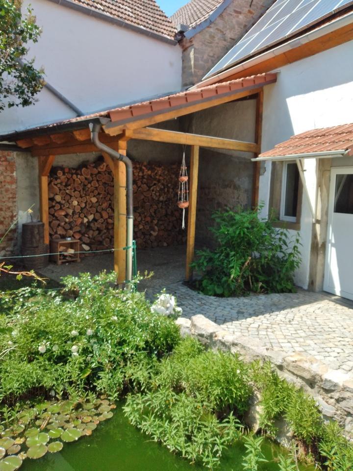 Großz. Einfam.haus mit Einl.w., Hof, Garten, Garage in Gernach