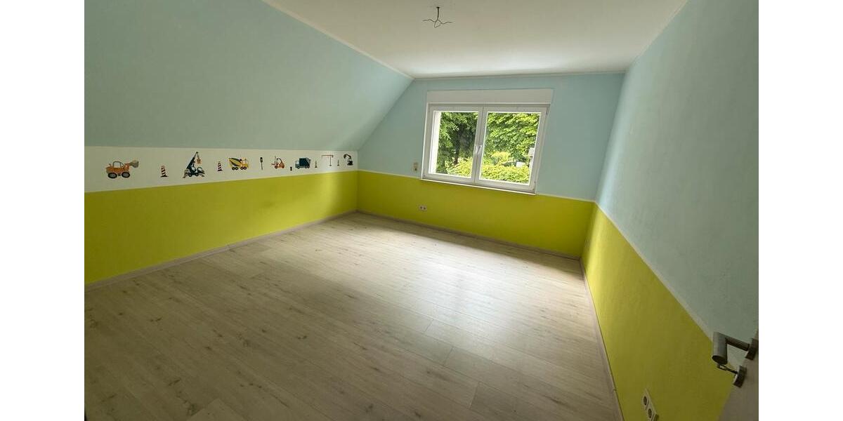 Mehrfamilienhaus, Wohnhaus Hüllhorst - 8 Zimmer, 244 m&sup2;, 2.140&euro; | Angebot:26533419