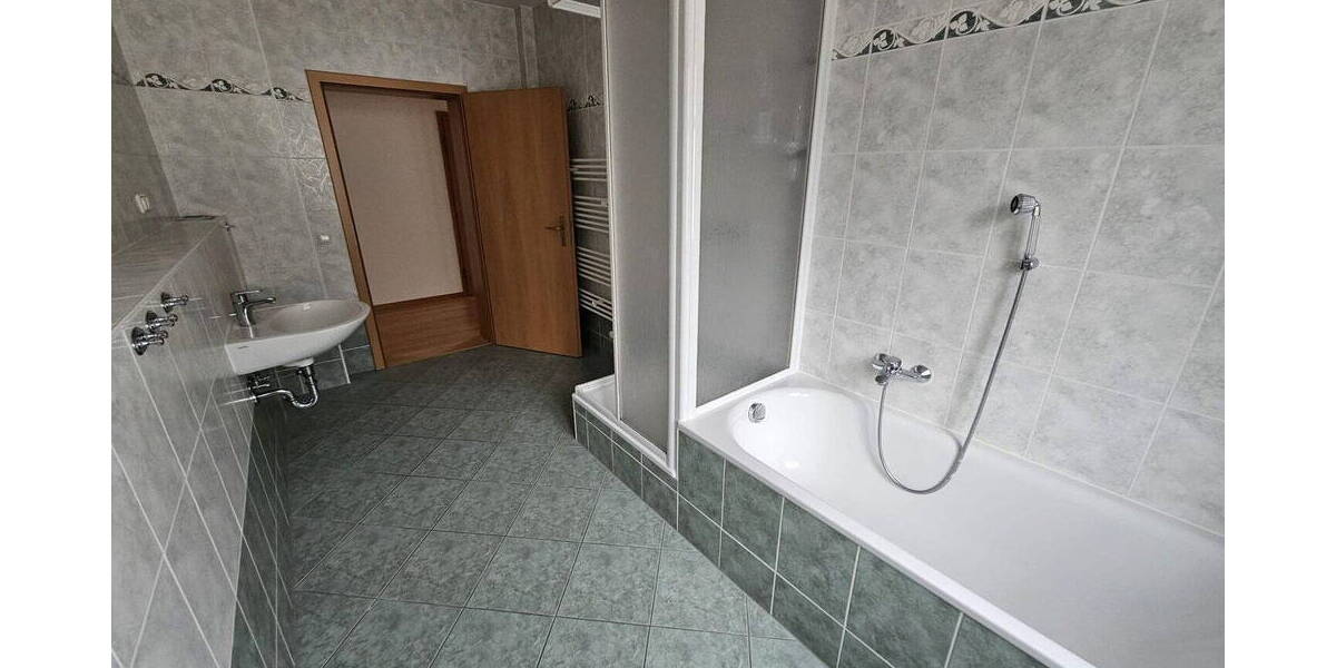 Etagenwohnung Eberswalde Finow - 4 Zimmer, 105 m&sup2;, 1.160&euro; | Angebot:26500073