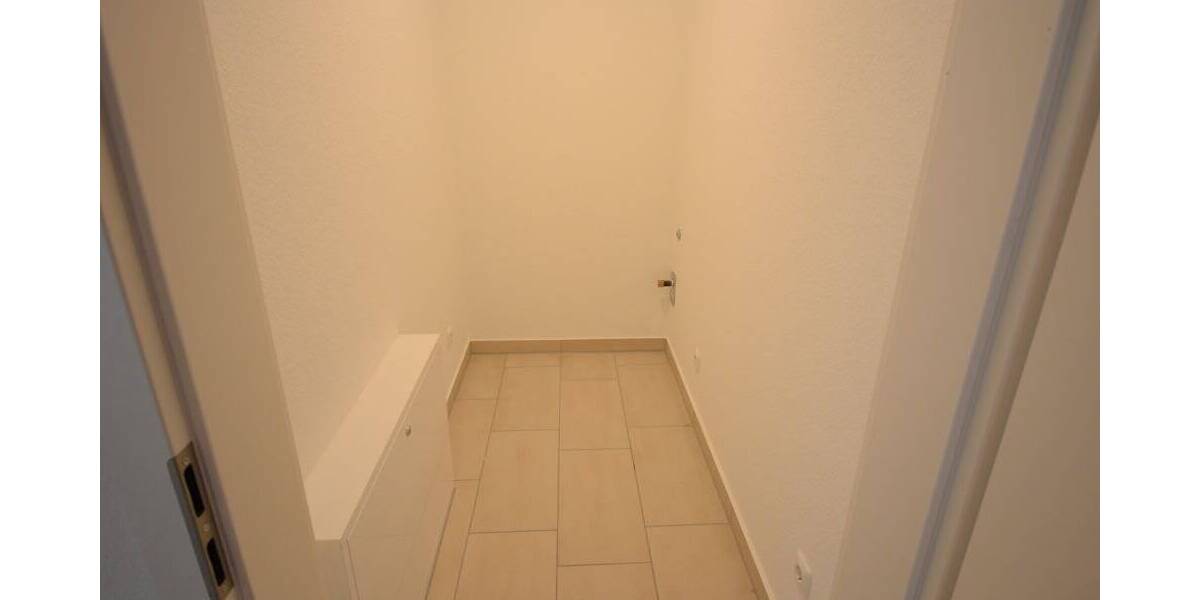 Etagenwohnung Heide - 3 Zimmer, 100 m&sup2;, 980&euro; | Angebot:25819087