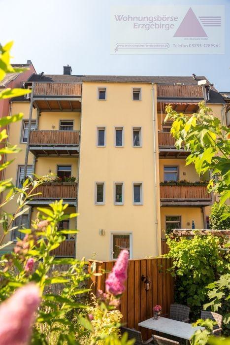 Schicke 2-Raum-Wohnung mit Balkon & Einbauküche in ruhiger, aber zentraler Lage von Aue
