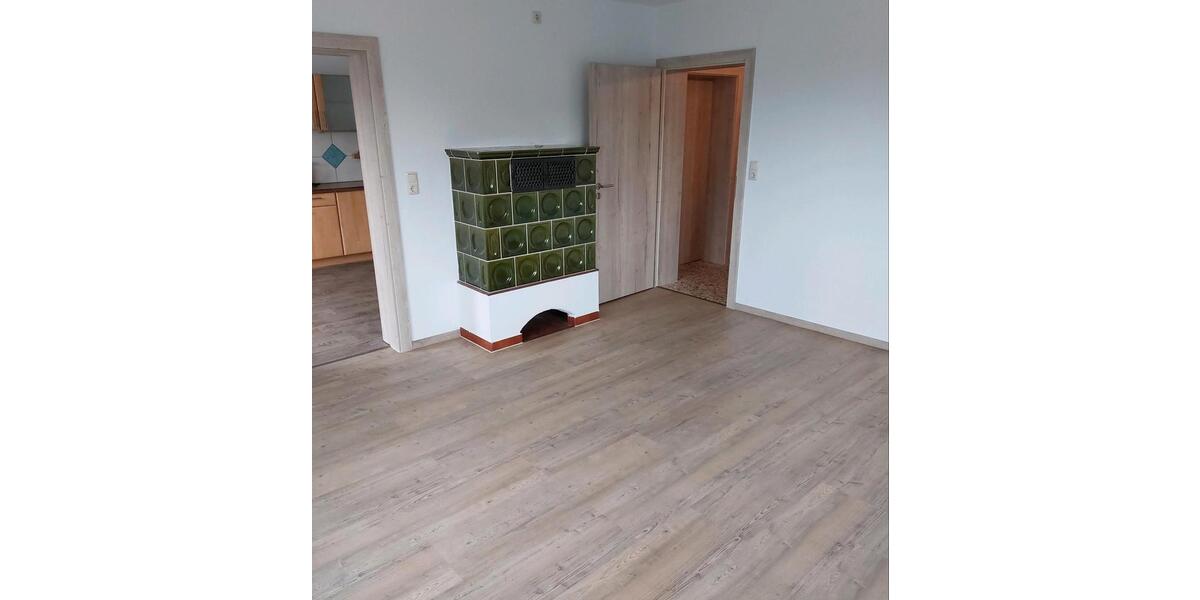 Hochparterre Hallerndorf - 2 Zimmer, 90 m&sup2;, 950&euro; | Angebot:25931426