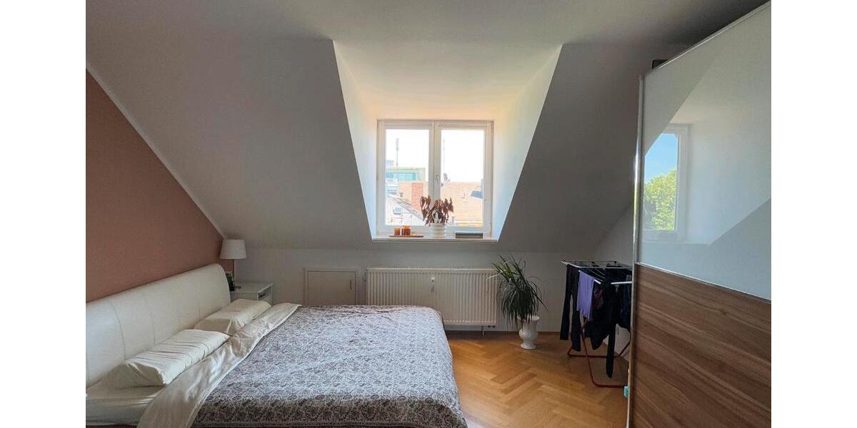 Dachgeschoßwohnung München Schwabing-Freimann - 2 Zimmer, 60 m&sup2;, 2.100&euro; | Angebot:25932566