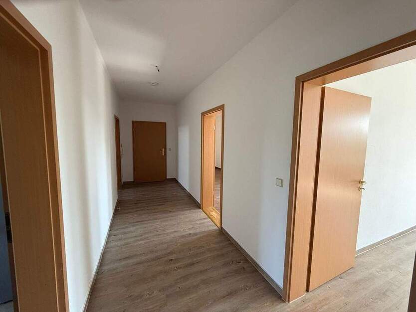 Wohnen im Dachgeschoss - 3 Zimmer- EBK - zwei Bäder