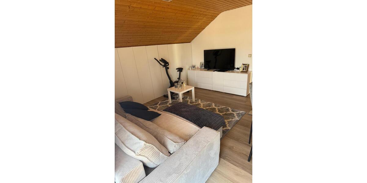 Dachgeschoßwohnung Rosenfeld - 2 Zimmer, 71 m&sup2;, 750&euro; | Angebot:26463446