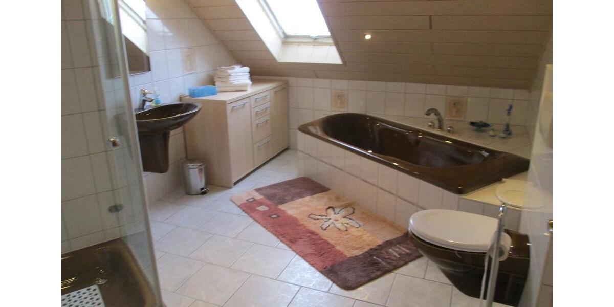 Wohnen auf Zeit Bindlach - 3 Zimmer, 110 m&sup2;, 80&euro; | Angebot:24872777