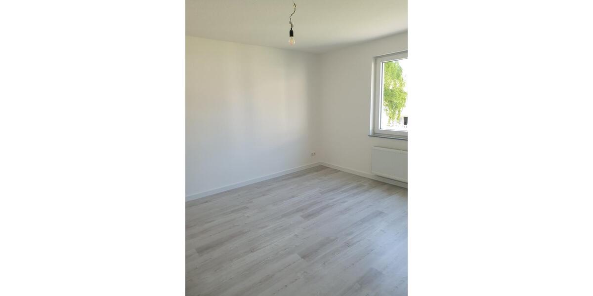 Hochparterre Lüdenscheid - 3 Zimmer, 87 m&sup2;, 665&euro; | Angebot:26023950