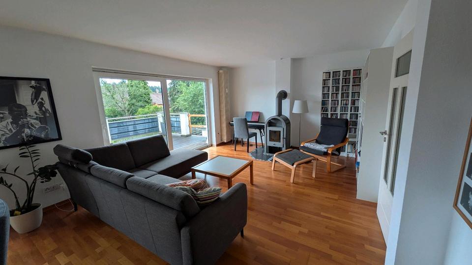 Schöne, helle 4 ZKB Wohnung