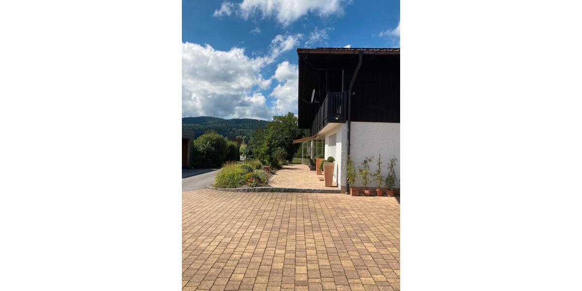 Erdgeschoßwohnung Teisnach - 4 Zimmer, 110 m&sup2;, 1.100&euro; | Angebot:24316846