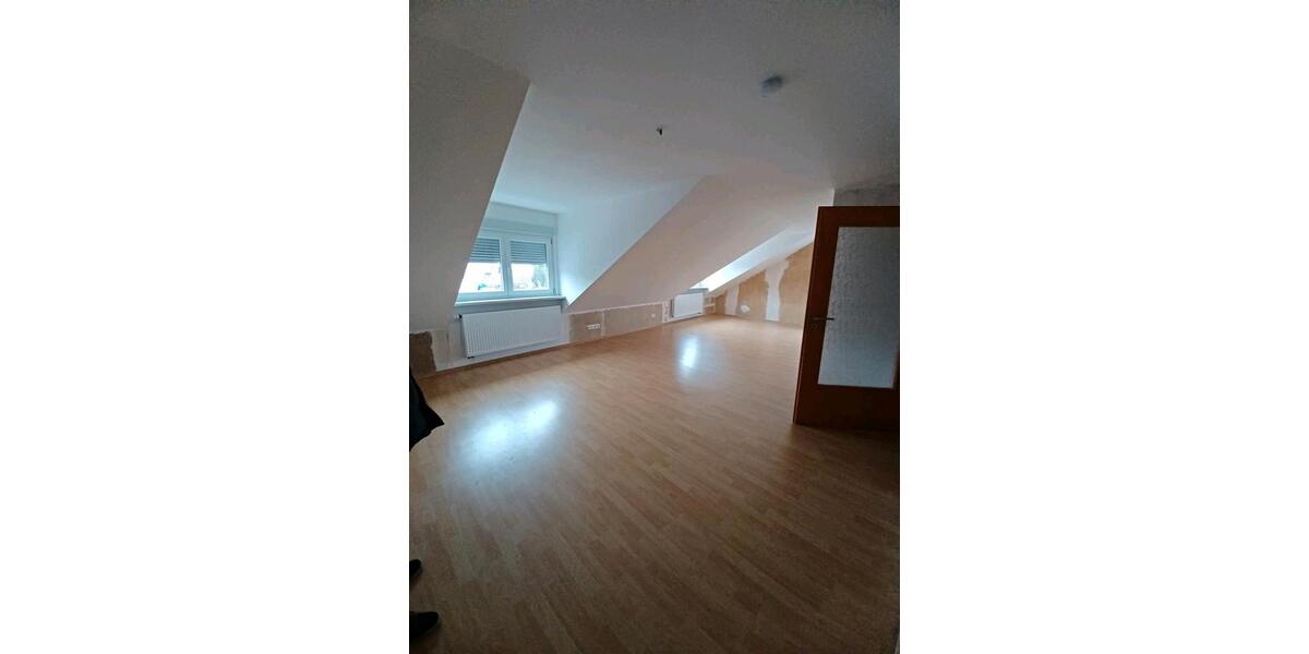 Dachgeschoßwohnung Elsenfeld - 3 Zimmer, 76 m&sup2;, 760&euro; | Angebot:25516261