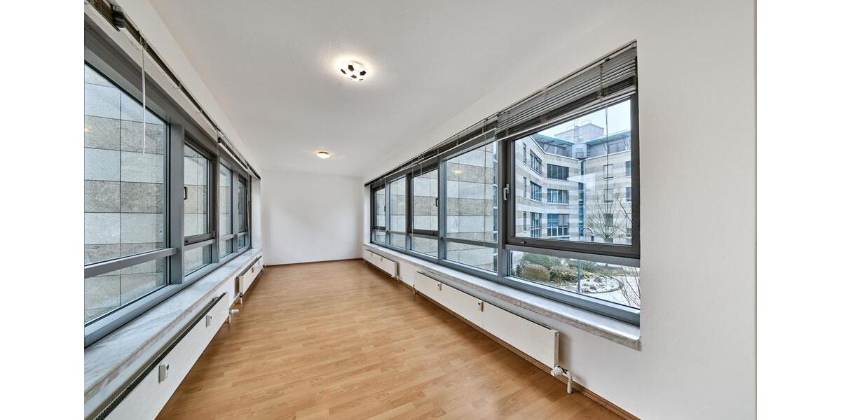 Etagenwohnung Rüsselsheim am Main - 4 Zimmer, 120 m&sup2;, 1.950&euro; | Angebot:24884245