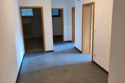 Wohnung Deggendorf - 4 Zimmer, 90 m&sup2;, 800&euro; | Angebot:25101966