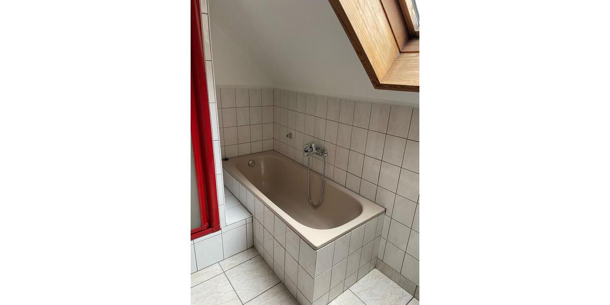 Wunderschön geschnittene Dachwohnung 1 zimmer