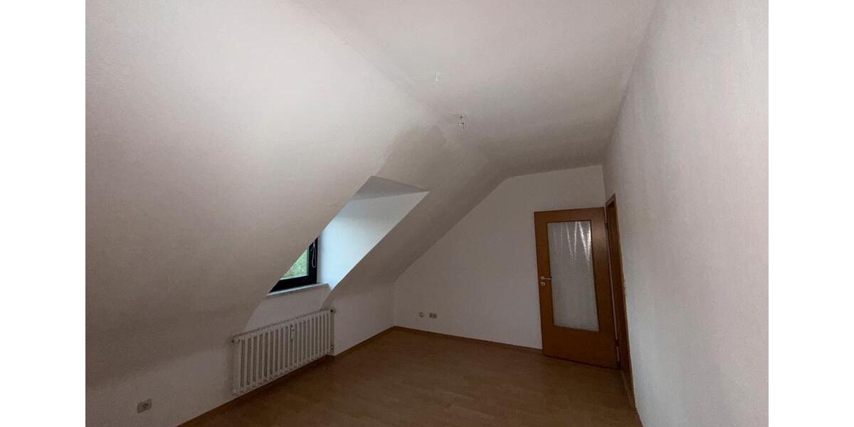 Dachgeschoßwohnung Trier Nord - 3 Zimmer, 70 m&sup2;, 940&euro; | Angebot:26238647