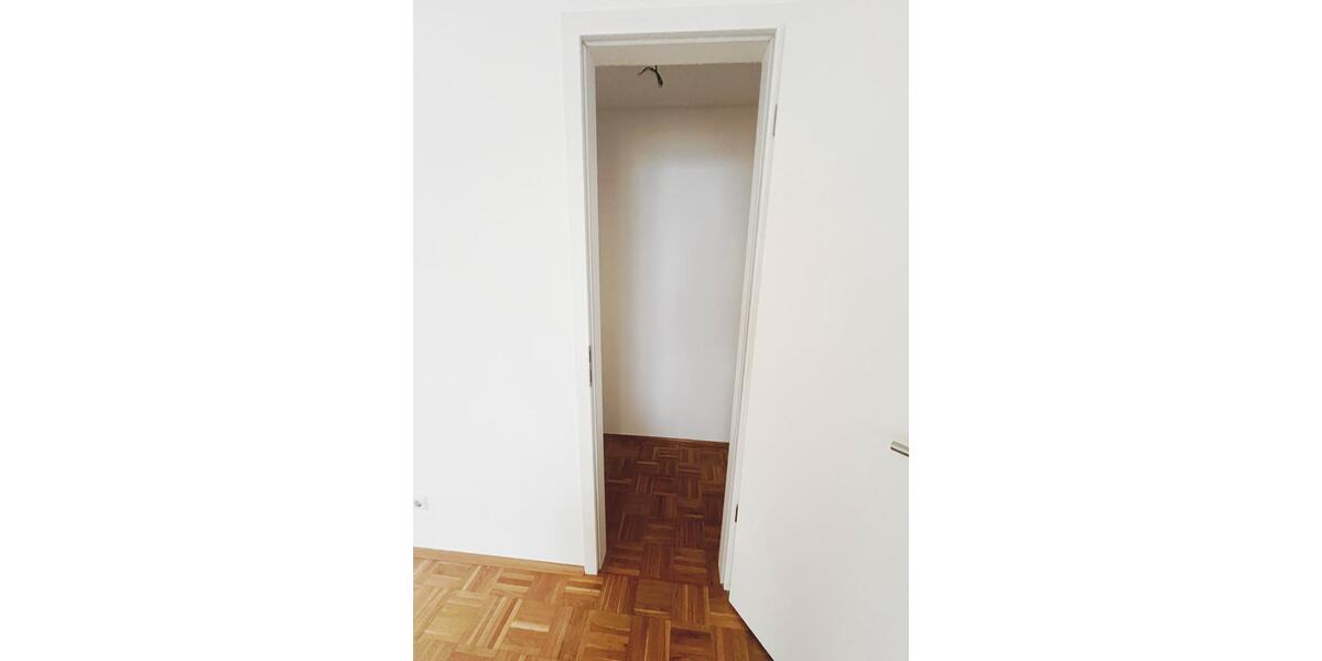 Etagenwohnung Dreieich - 2 Zimmer, 92 m&sup2;, 1.334&euro; | Angebot:26085896