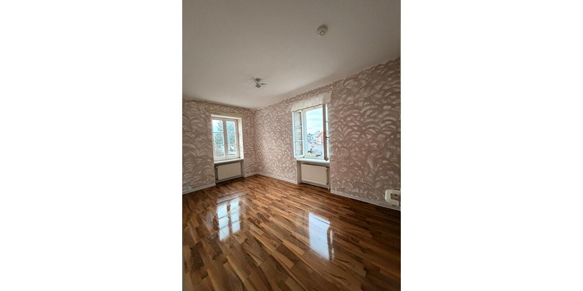 Etagenwohnung Heusweiler - 4 Zimmer, 100 m&sup2;, 1.000&euro; | Angebot:26432673