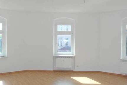 Wohnung Riesa Gröba - 2 Zimmer, 50 m&sup2;, 275&euro; | Angebot:26834247