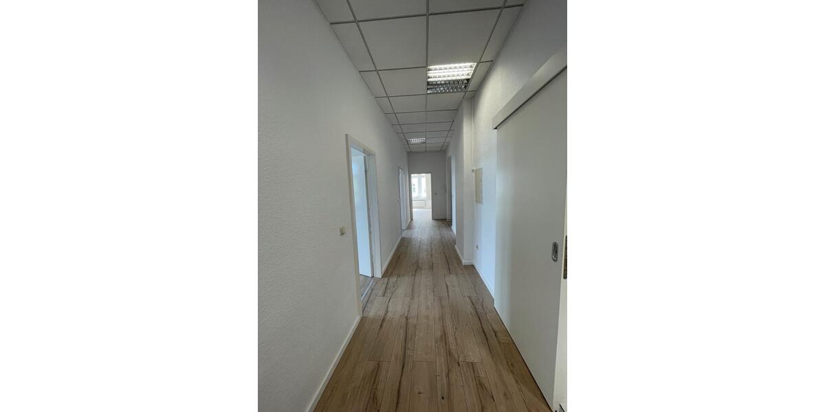 Großzügige und helle Büroflächen in zentraler Lage ab sofort zu vermieten zimmer