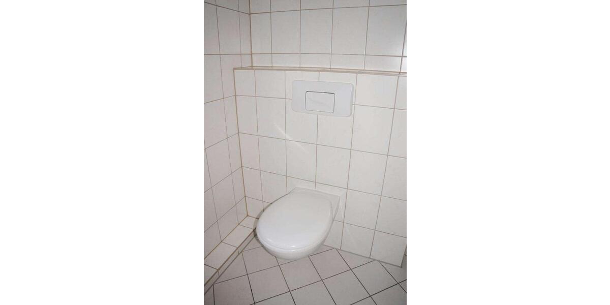 Dachgeschoßwohnung Zwickau - 1 Zimmer, 38 m&sup2;, 240&euro; | Angebot:25977801