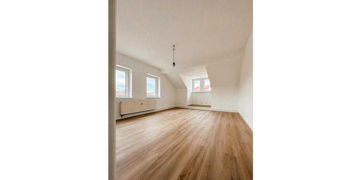 Dachgeschoßwohnung Zittau - 2 Zimmer, 47 m&sup2;, 300&euro; | Angebot:25767078