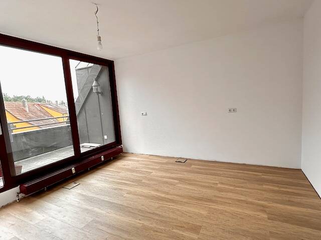 Modernisierte 2 - Zimmerwohnung mit großer Loggia zum wohlfühlen!