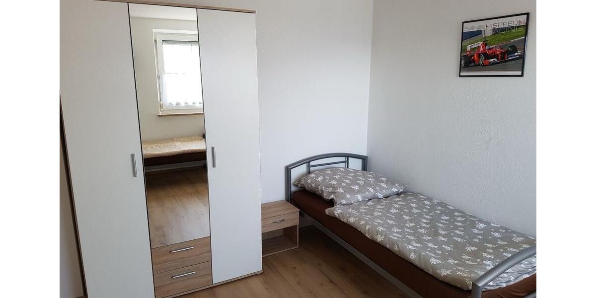 Etagenwohnung Oberhausen - 1 Zimmer, 20 m&sup2;, 290&euro; | Angebot:26608637