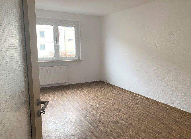 Etagenwohnung Oschersleben - 3 Zimmer, 56 m&sup2;, 348&euro; | Angebot:25822297