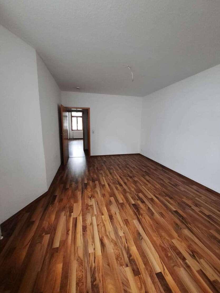 großzügige 3 Zimmer-Wohnung mit Einbauküche *ideal für WG oder Familien* 3 zimmer
