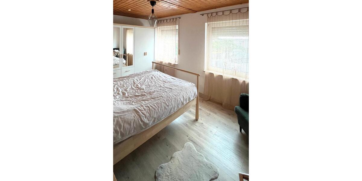 Großzügige Dreizimmerwohnung in zentraler Lage 3 zimmer