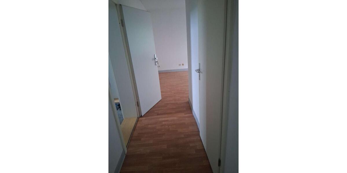 Erdgeschoßwohnung Glauchau - 2 Zimmer, 37 m&sup2;, 220&euro; | Angebot:26467383