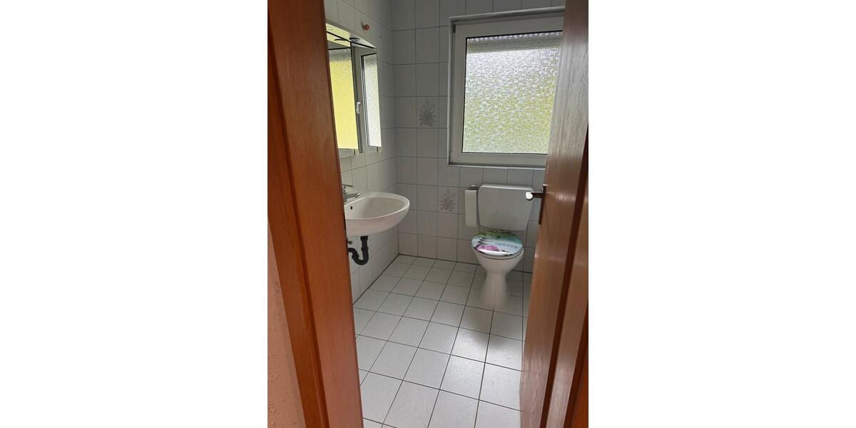 Dachgeschoßwohnung Wiehl - 1 Zimmer, 100 m&sup2;, 1.000&euro; | Angebot:24617726