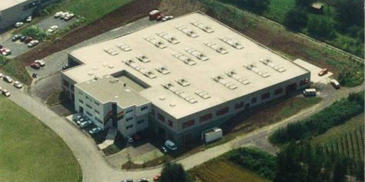 VermietungVerkauf 6.300 qm für ProduktionVertriebVerwaltung zimmer