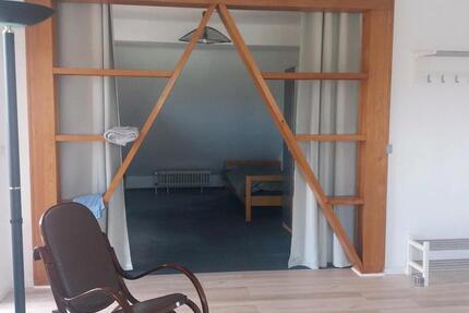 grosses Helles und ruhiges WG Zimmer mit Balkon zimmer