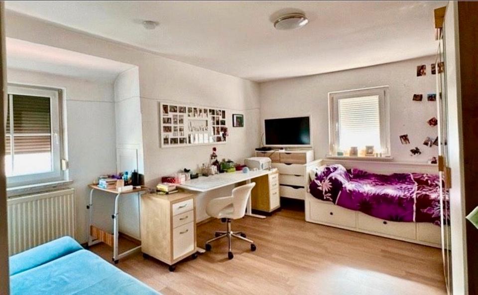 Einfamilienhaus Elfershausen - 5 Zimmer, 145 m&sup2;, 1.200&euro; | Angebot:26222974