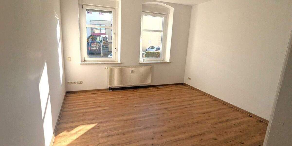 Etagenwohnung Eisenberg - 2 Zimmer, 45 m&sup2;, 420&euro; | Angebot:24689720