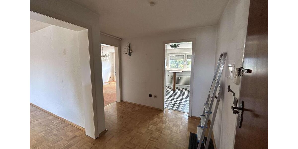 Schöne Dachgeschosswohnung in Stadtnähe 2 zimmer