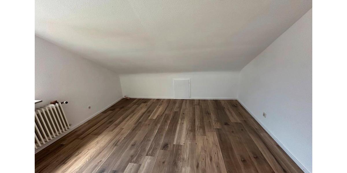 Dachgeschoßwohnung Aalen Dewangen - 3 Zimmer, 71 m&sup2;, 1.050&euro; | Angebot:26636268