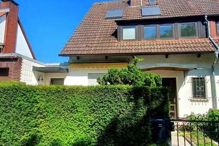 Haus zum Mieten in Hofheim am Taunus 3.100 € 240 m² 7 zimmer