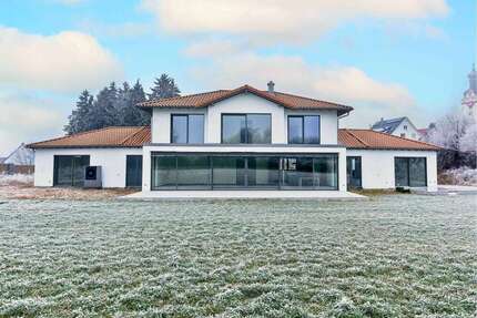 Haus Oberstadion - 8 Zimmer, 387 m&sup2;, 2.900&euro; | Angebot:26991543