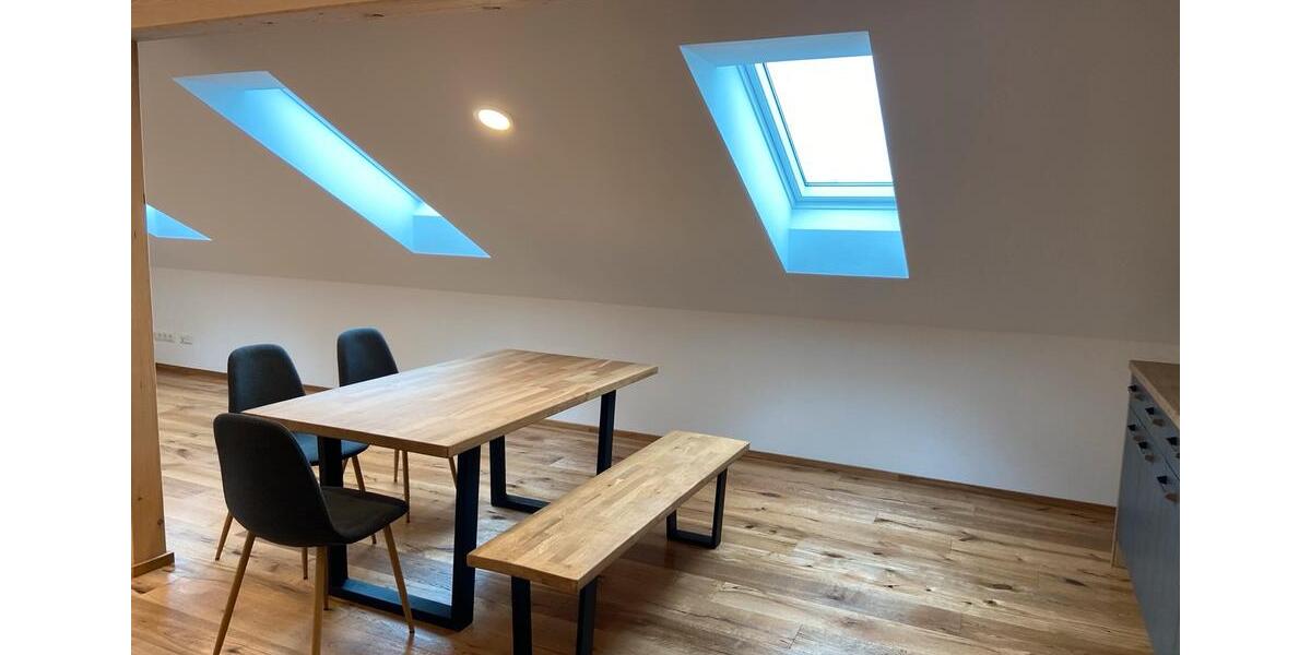 Dachgeschoßwohnung Griesstätt - 3 Zimmer, 85 m&sup2;, 1.400&euro; | Angebot:26213387