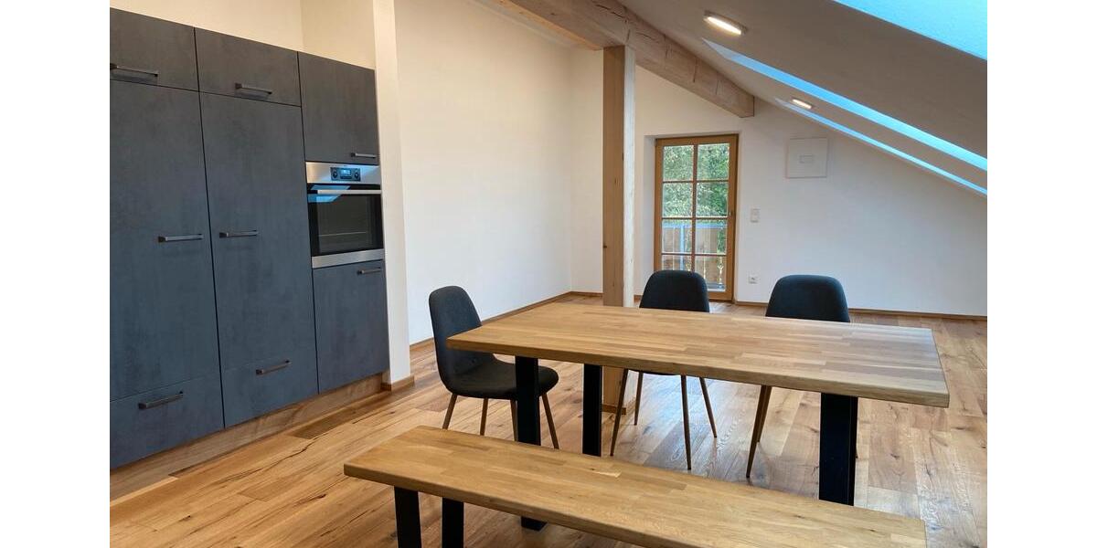 Dachgeschoßwohnung Griesstätt - 3 Zimmer, 85 m&sup2;, 1.400&euro; | Angebot:26213387