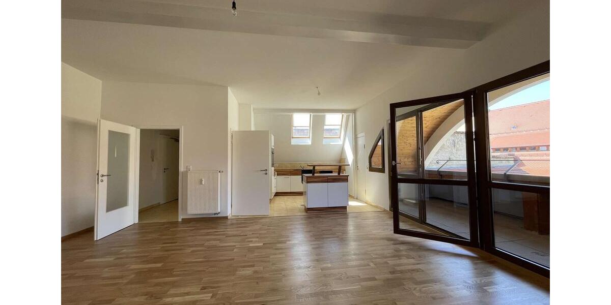 Dachgeschoßwohnung Görlitz - 2 Zimmer, 74 m&sup2;, 600&euro; | Angebot:26195988