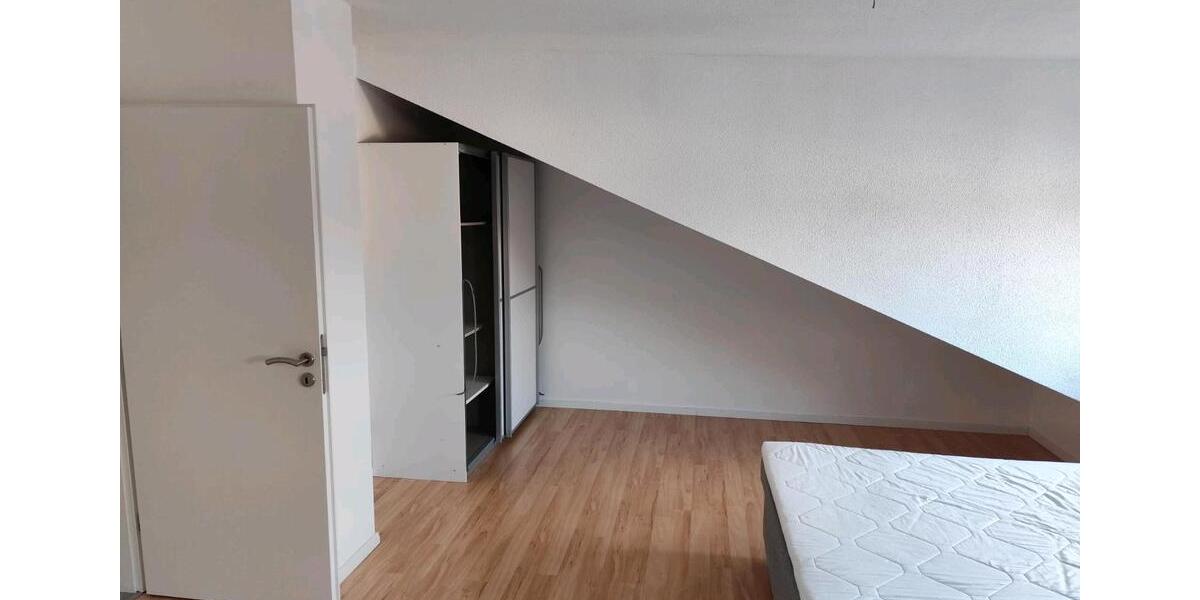 Dachgeschoßwohnung Hennef (Sieg) - 2 Zimmer, 70 m&sup2;, 900&euro; | Angebot:26679364