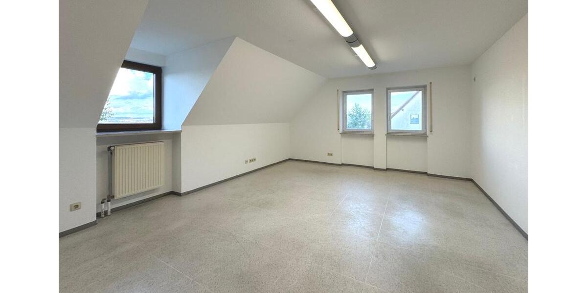 Etagenwohnung Neustadt an der Aisch - 4 Zimmer, 116 m&sup2;, 920&euro; | Angebot:24952493