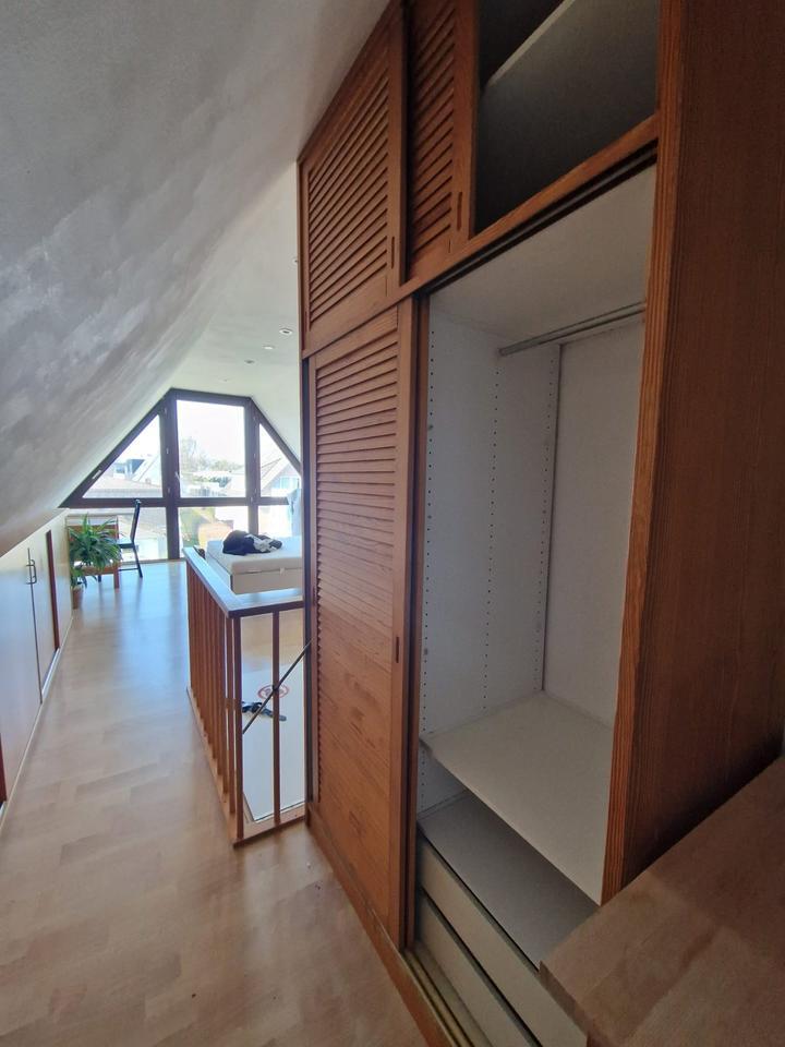 geräumiges DG - Zimmer mit Duschbad