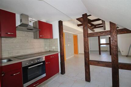 Ideal für Singles oder Paare: Attraktive Dachgeschosswohnung mit Stellplatz; auch Kauf möglich 2 zimmer