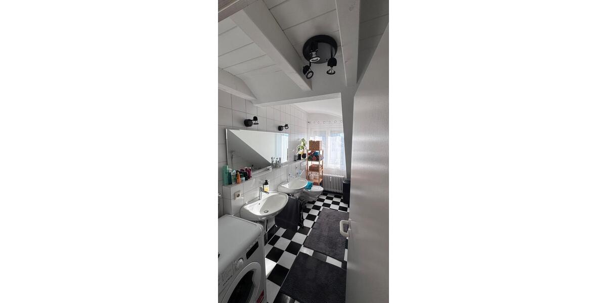 Dachgeschoßwohnung Trossingen - 3.5 Zimmer, 70 m&sup2;, 800&euro; | Angebot:26253130