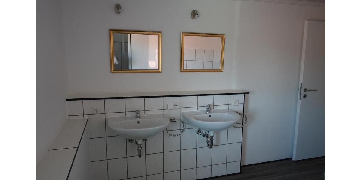 Etagenwohnung Isny im Allgäu - 3 Zimmer, 100 m&sup2;, 400&euro; | Angebot:26415190