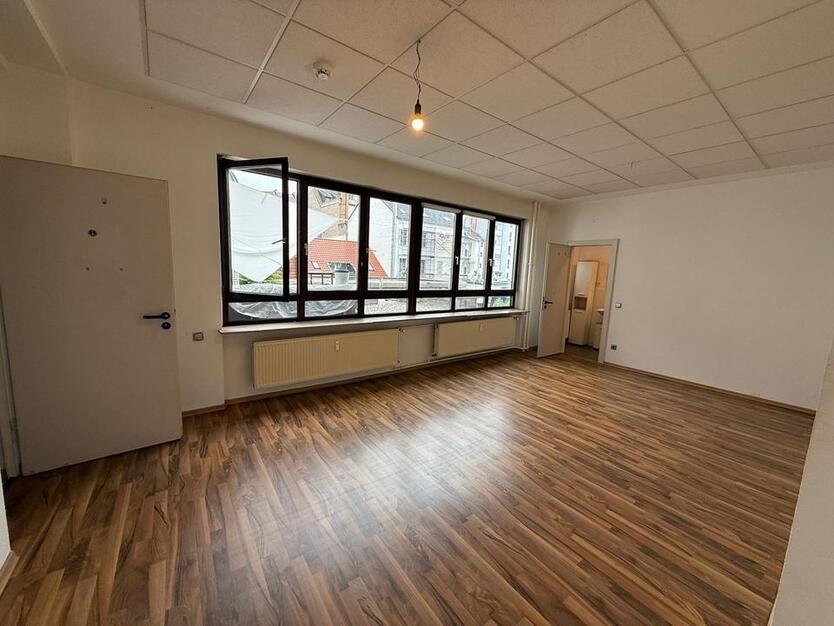 Großes WG Zimmer mit eigenem Bad, Flur und Zugang zur Dachterrass